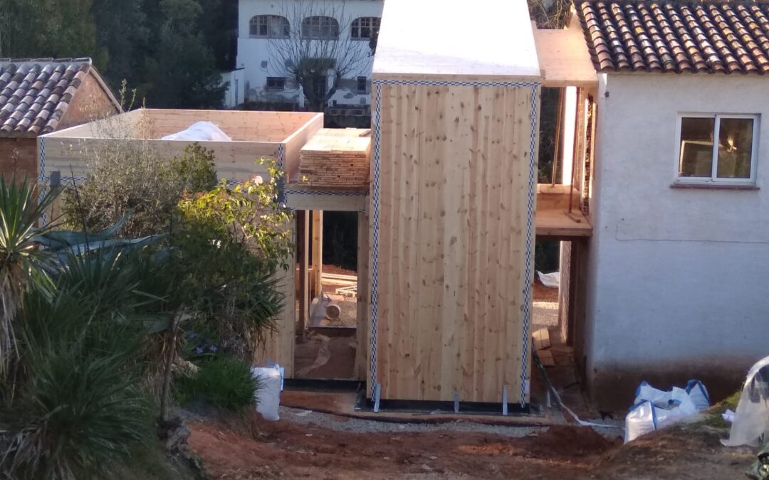 Extensión de Edificación Tradicional en Valldoreix: Ampliación de Madera